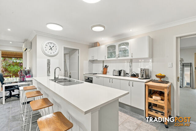 4 Aqualine Drive POINT VERNON QLD 4655 - photo 4 of 23