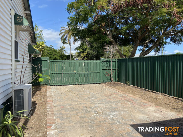 1/18 Scarborough Street SCARNESS QLD 4655