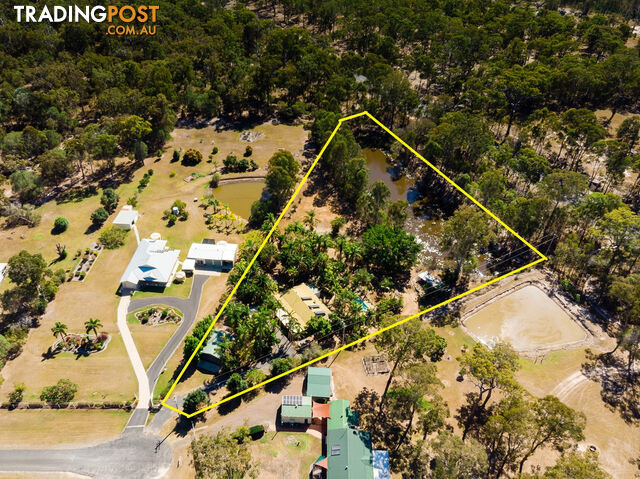 54 Dreamtime Avenue BURRUM HEADS QLD 4659