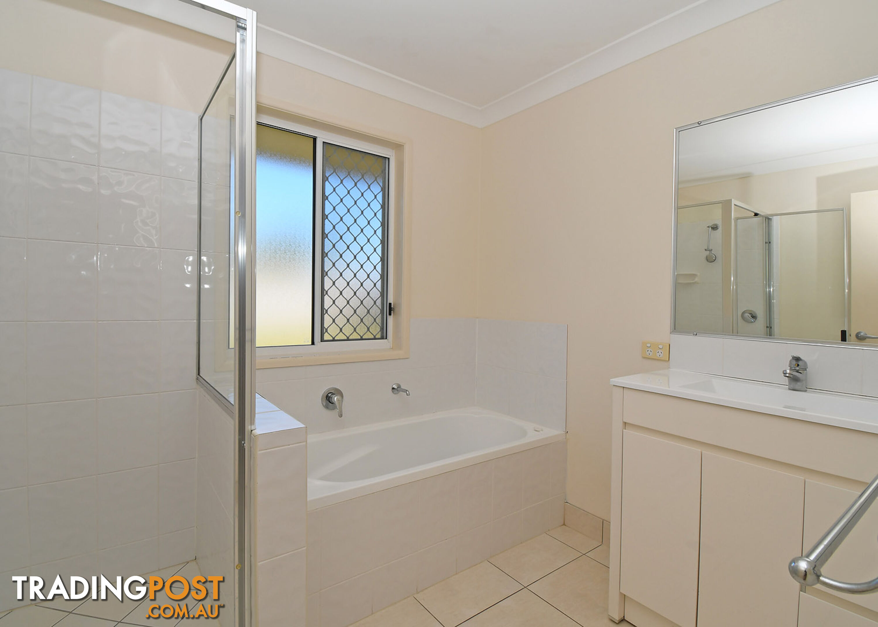 21 Spinnaker Drive POINT VERNON QLD 4655