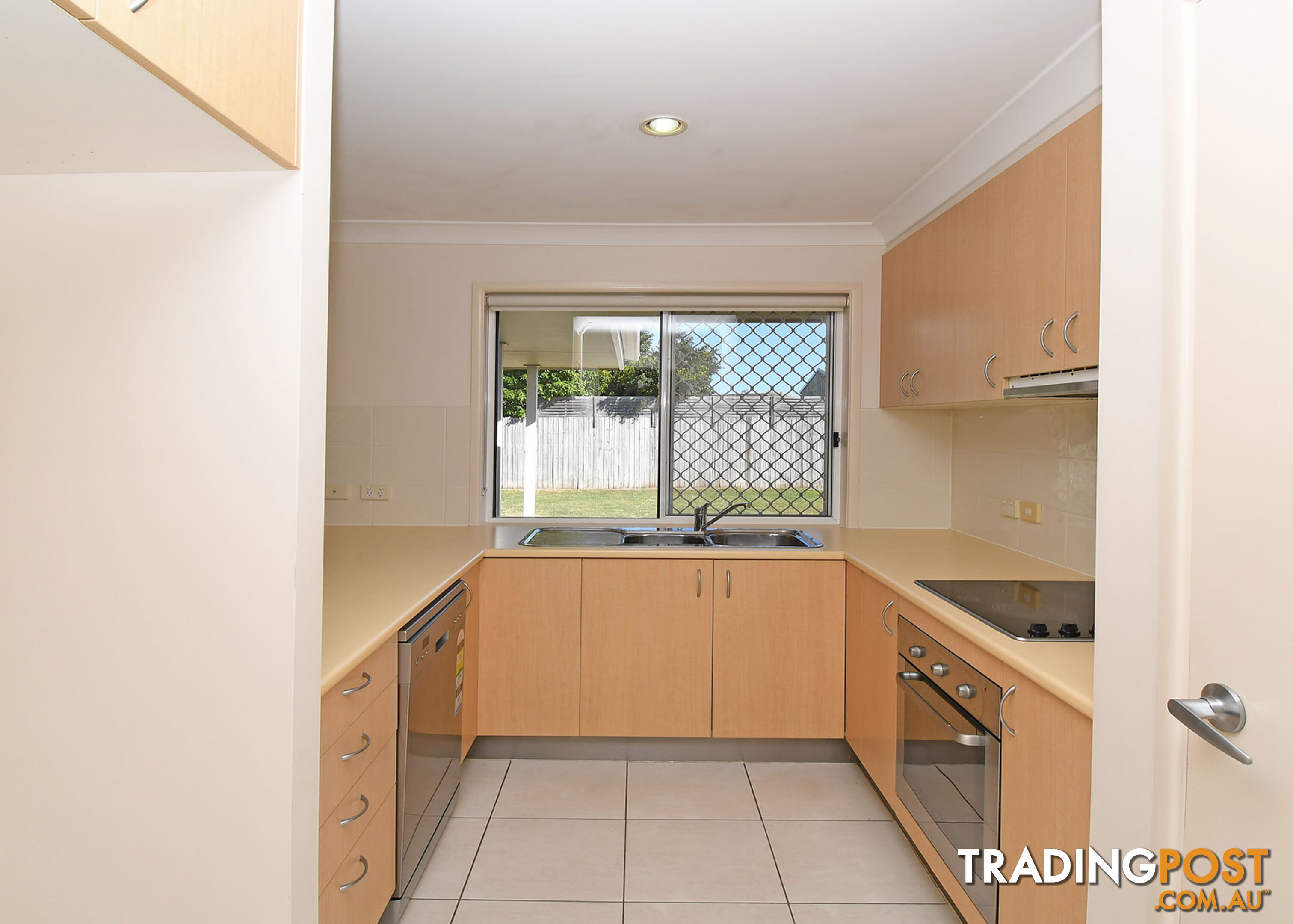 21 Spinnaker Drive POINT VERNON QLD 4655