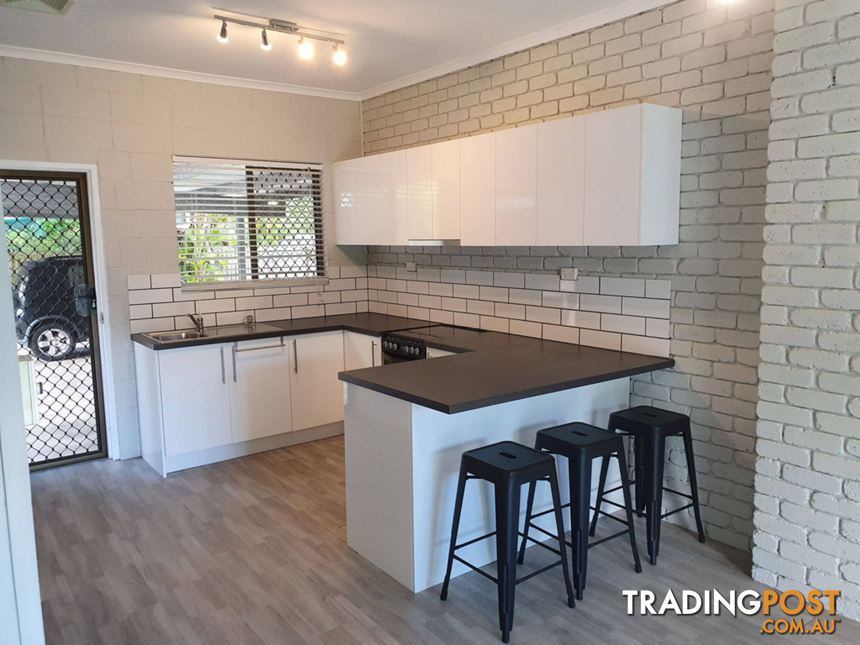 Unit 4/25 Hervey Street SCARNESS QLD 4655