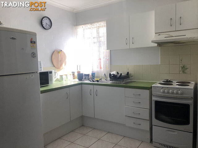 2/10 Denmans Camp Road TORQUAY QLD 4655