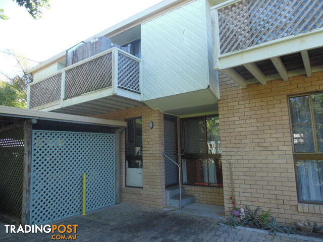 2/10 Denmans Camp Road TORQUAY QLD 4655