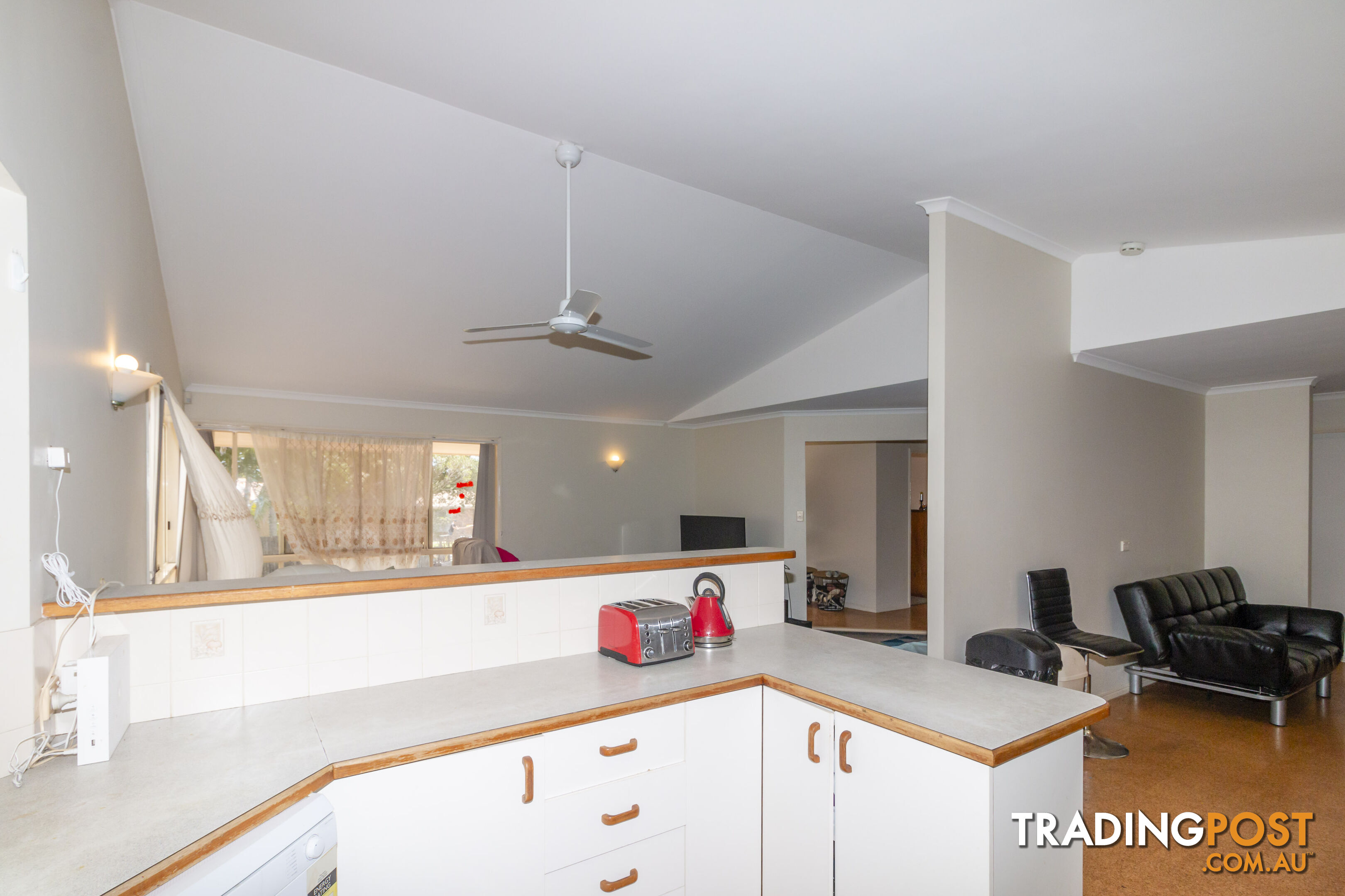 11 Cassia Avenue SCARNESS QLD 4655