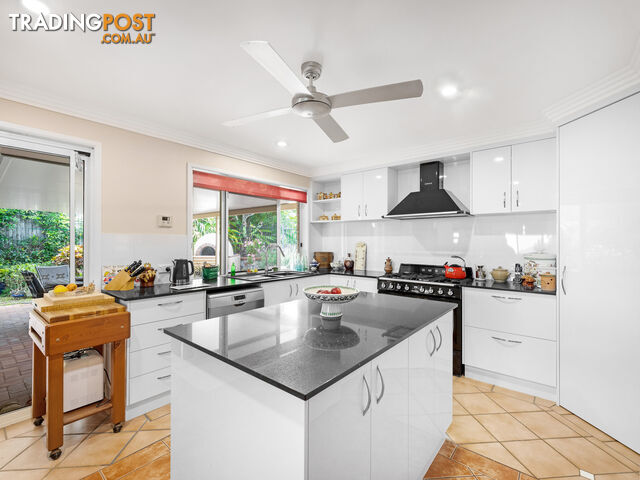 3 Faraday Court URRAWEEN QLD 4655 - photo 5 of 20