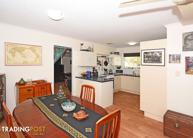 76 Hammond Street URANGAN QLD 4655