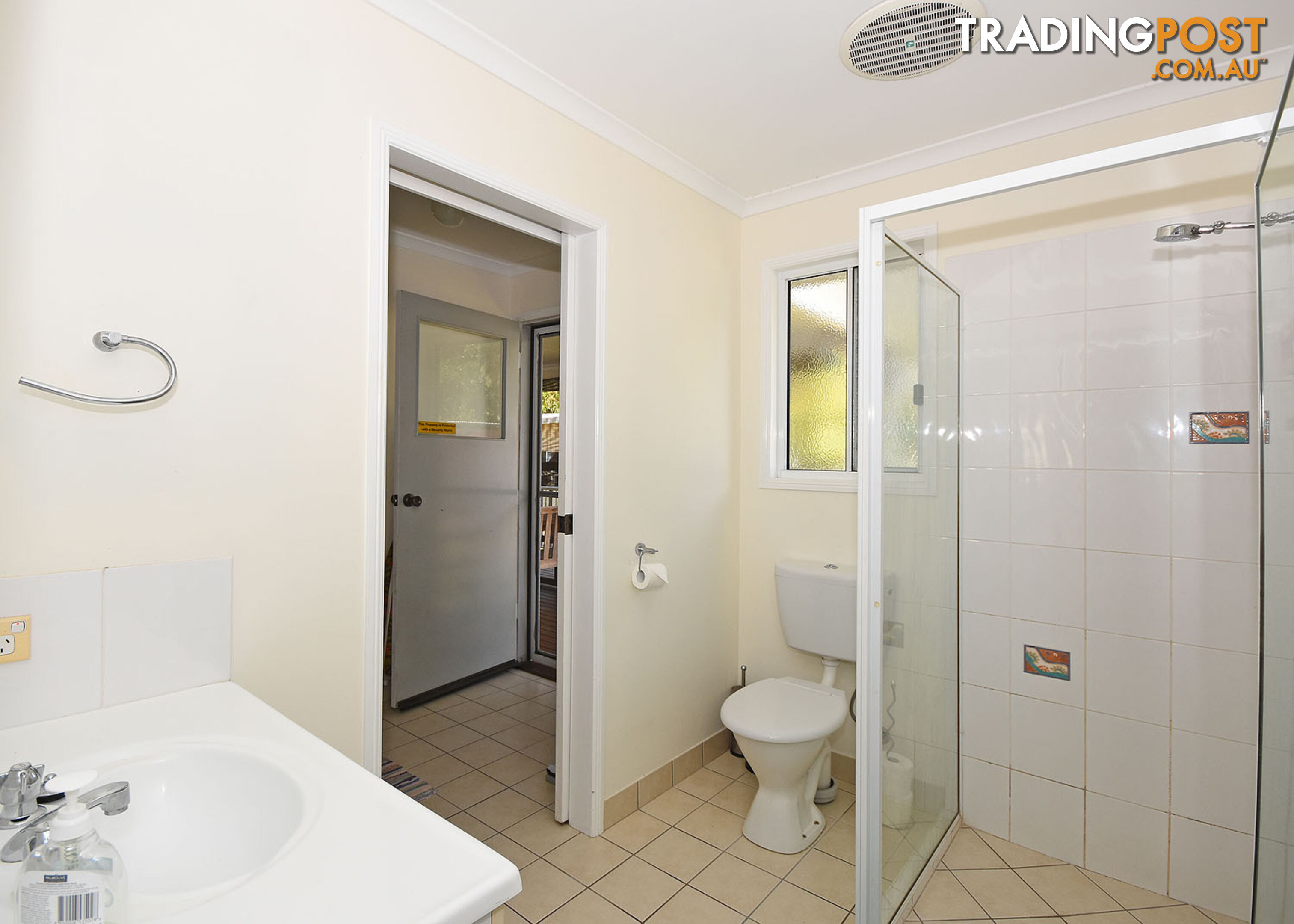 76 Hammond Street URANGAN QLD 4655