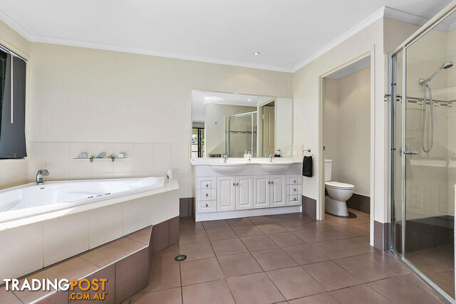 81 Washington drive WONDUNNA QLD 4655