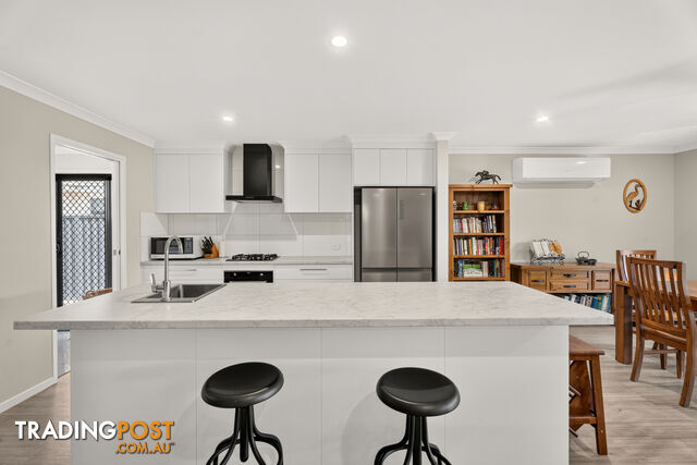 8 View Street TORQUAY QLD 4655 - photo 2 of 22