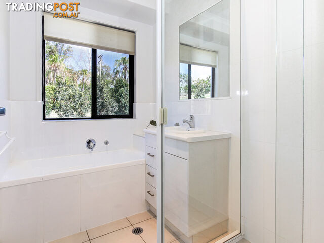 17 Azure Court DUNDOWRAN BEACH QLD 4655