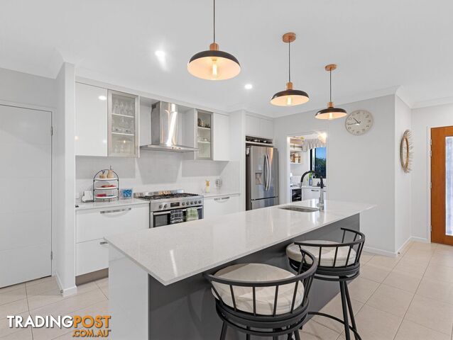 138-140 Cove Boulevard RIVER HEADS QLD 4655 - photo 4 of 21