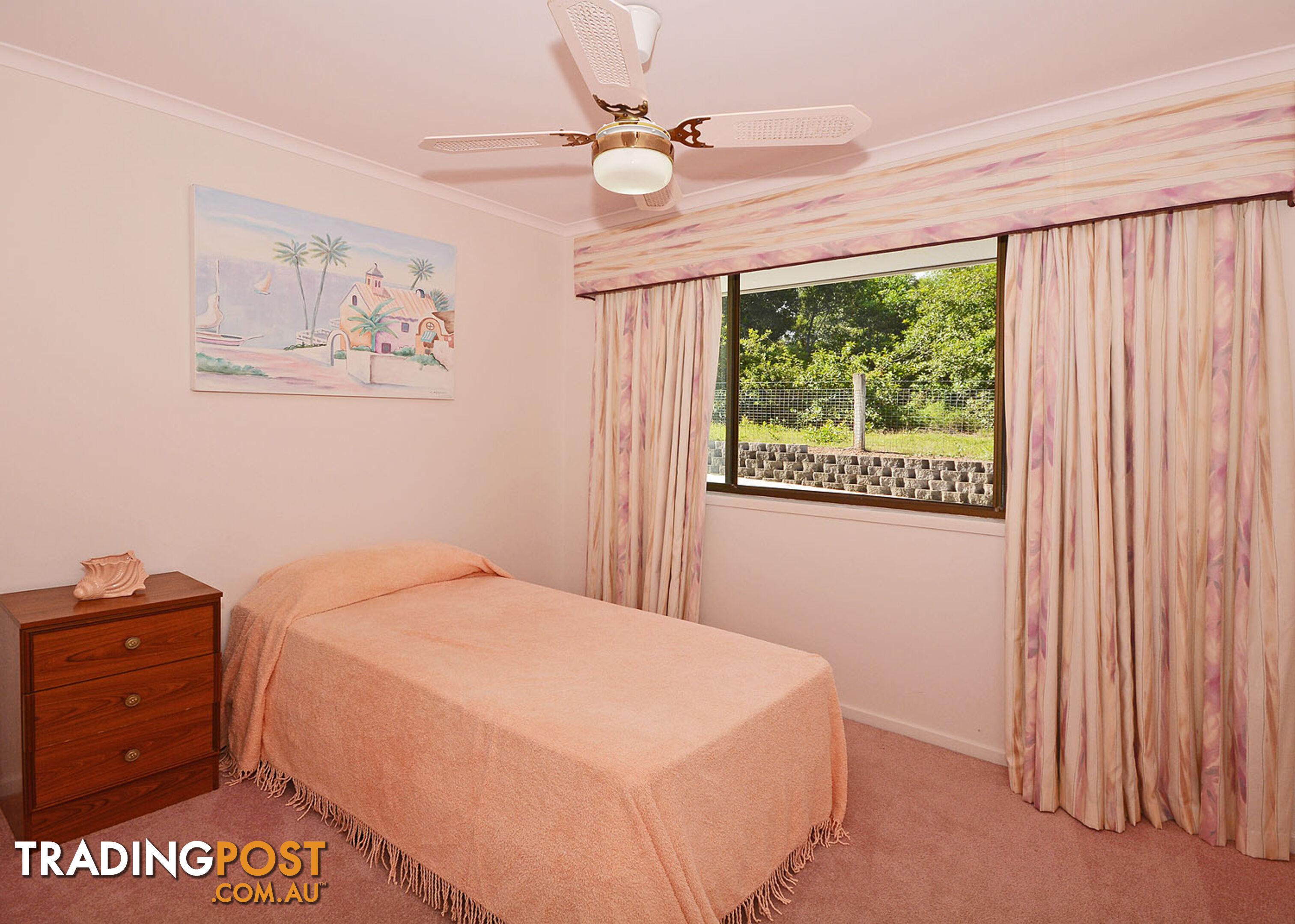 8 Tudor Avenue URRAWEEN QLD 4655