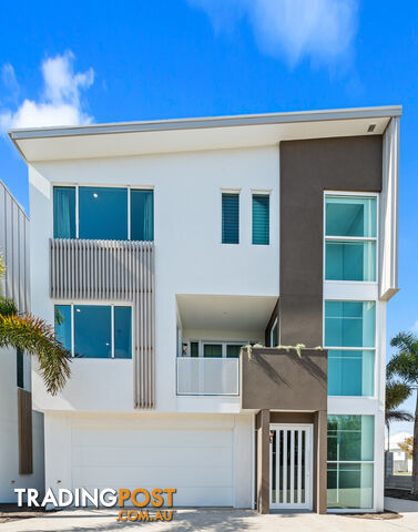 2 210 Cypress Street URANGAN QLD 4655