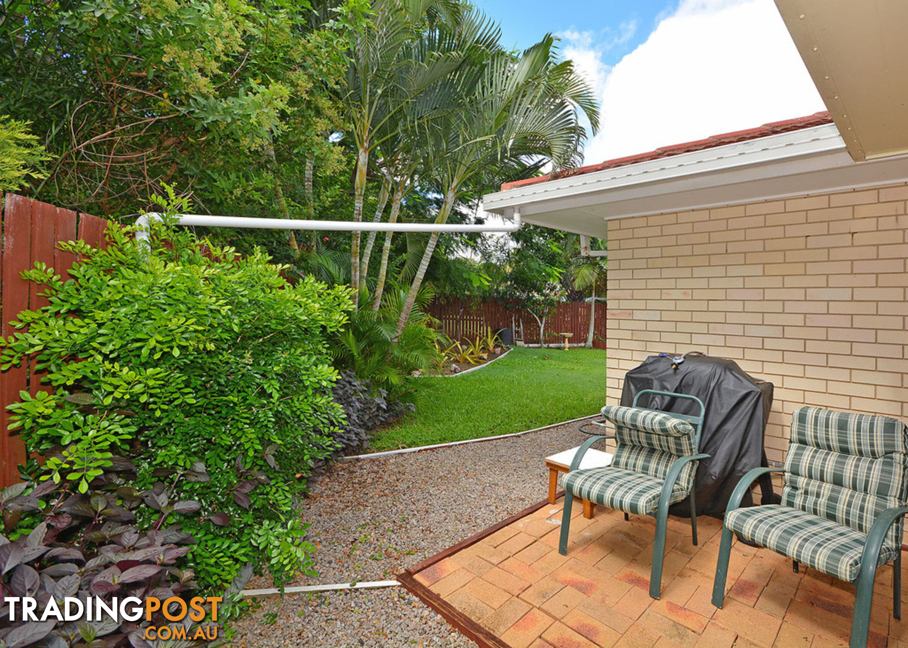 8 Maureen Court POINT VERNON QLD 4655