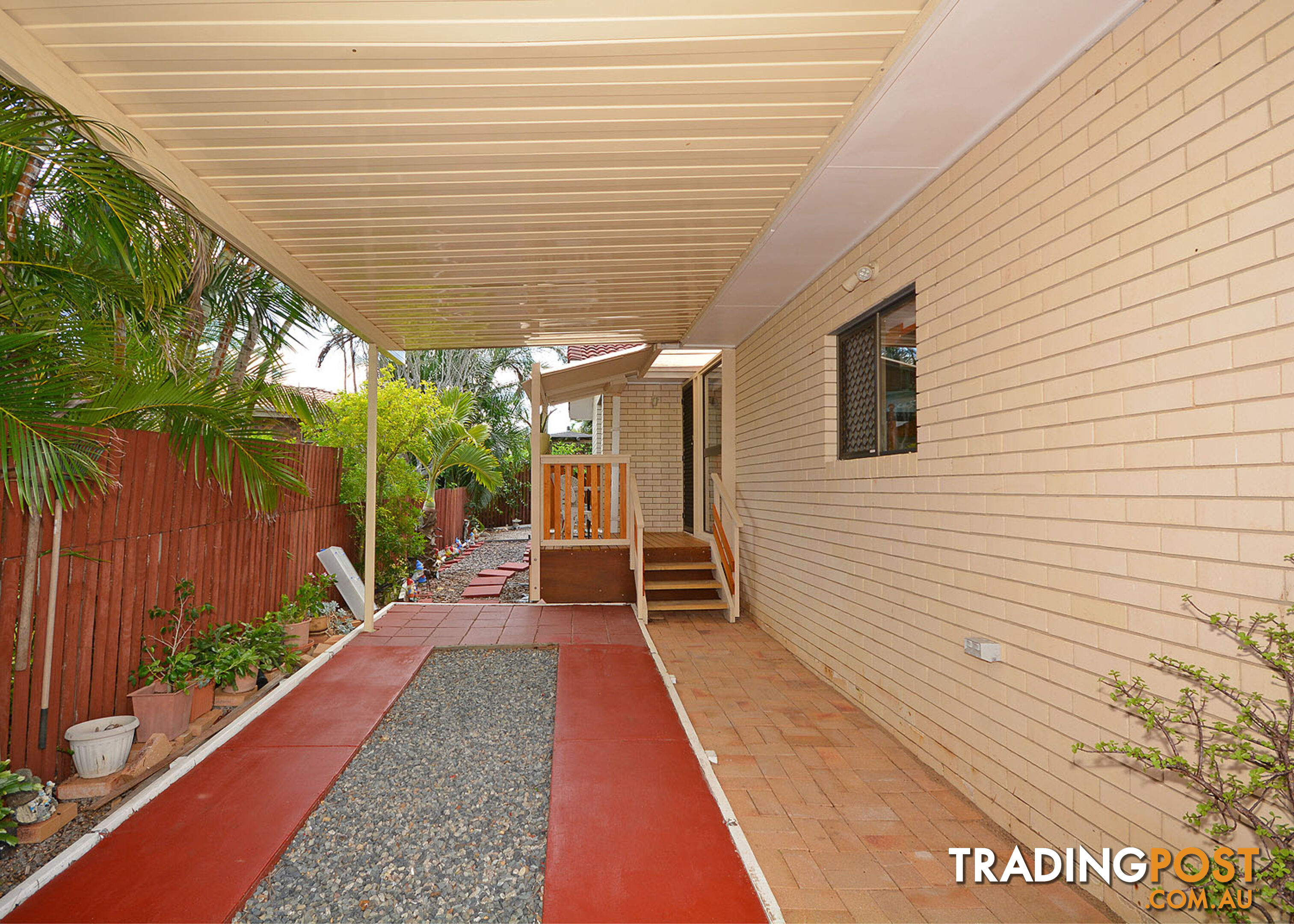 8 Maureen Court POINT VERNON QLD 4655