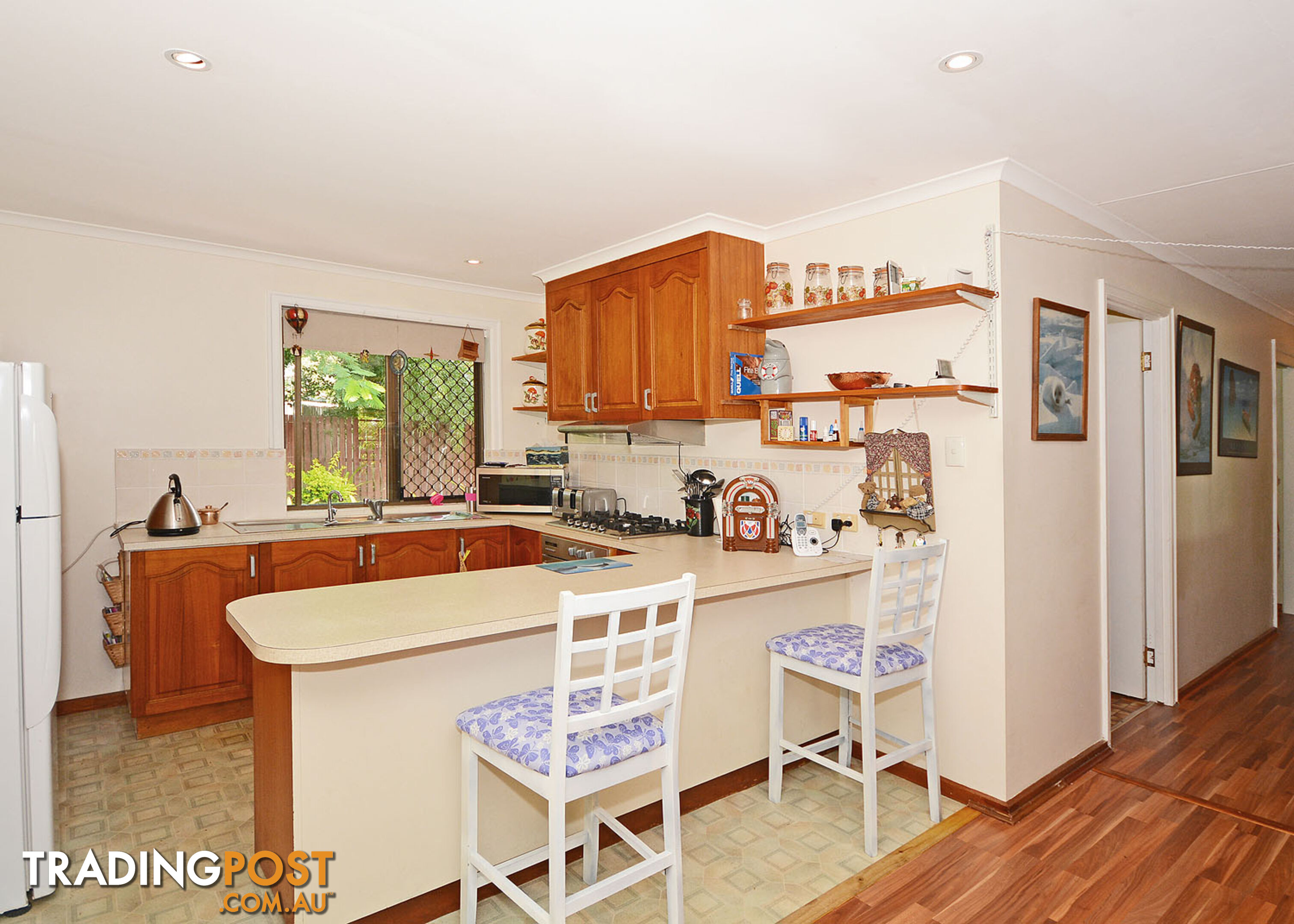 8 Maureen Court POINT VERNON QLD 4655