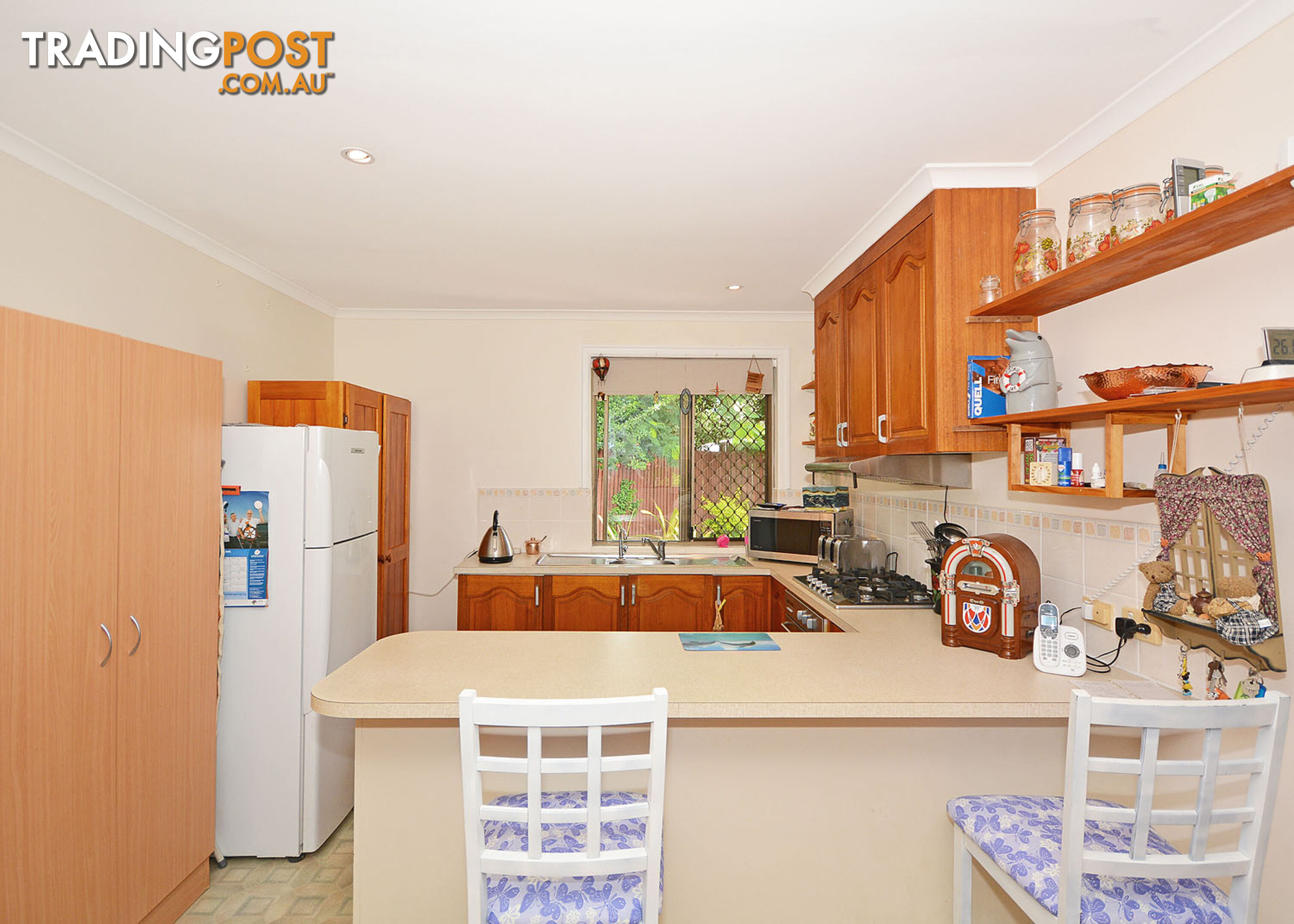 8 Maureen Court POINT VERNON QLD 4655