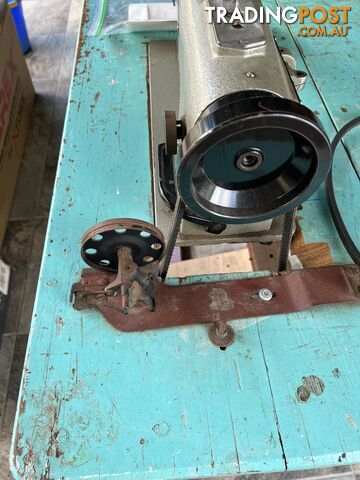 Mercury industrial sewing machine with table