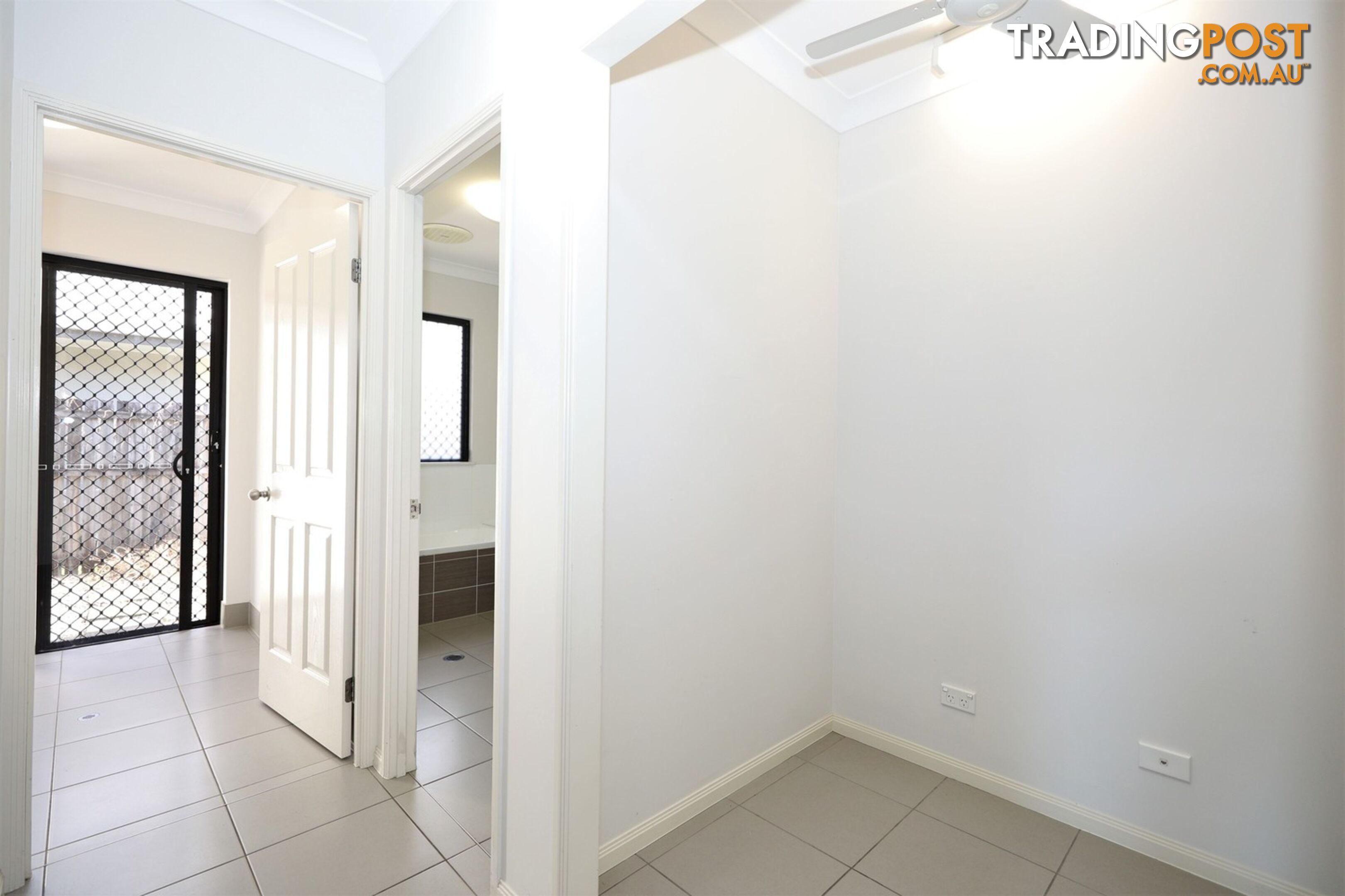 17 Disney Street White Rock QLD 4868