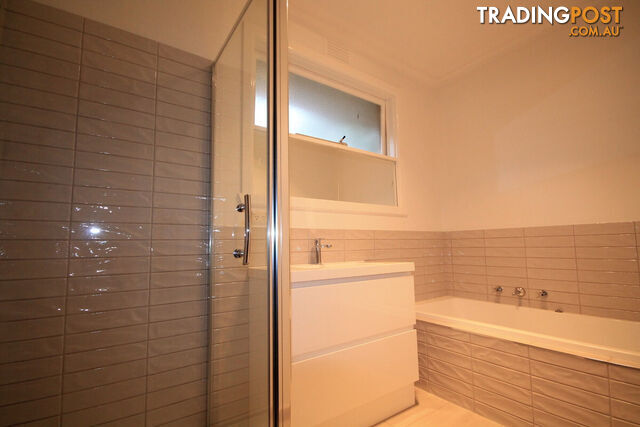 1 17 Marlborough Street Caulfield North VIC 3161 - photo 4 of 9