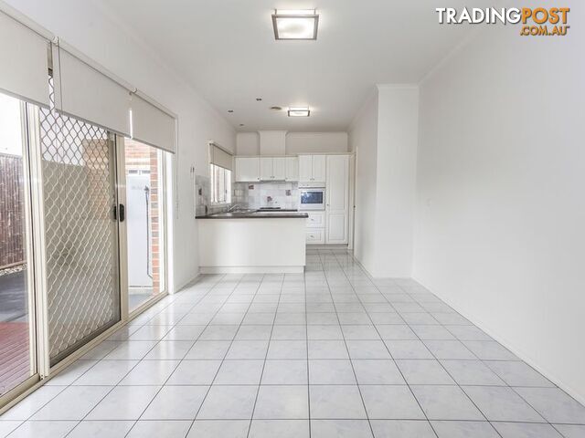 Unit 2/11 Malvern Avenue TULLAMARINE VIC 3043