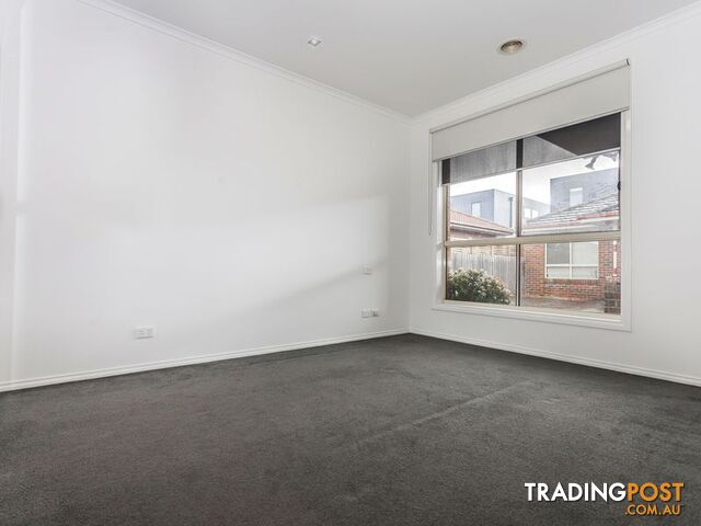 Unit 2/11 Malvern Avenue TULLAMARINE VIC 3043