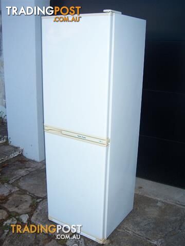 FISHER AND PAYKEL  UPSIDE DOWN  COMPACT  AS NEW   CAN DELIVER  0459 443 561  OR 9518 7838