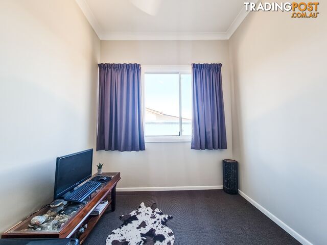 25 Hilary Street MOUNT ISA QLD 4825