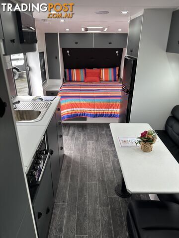 21Â6Â TRIDENT PALLADIUM FAMILY BUNK CARAVAN WITH ENSUITE - photo 4 of 11