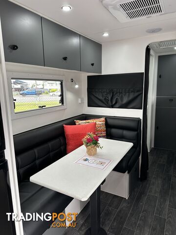 21Â6Â TRIDENT PALLADIUM FAMILY BUNK CARAVAN WITH ENSUITE - photo 3 of 11
