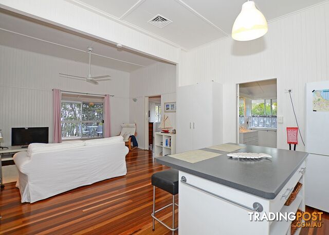 40 Esplanade POINT VERNON QLD 4655