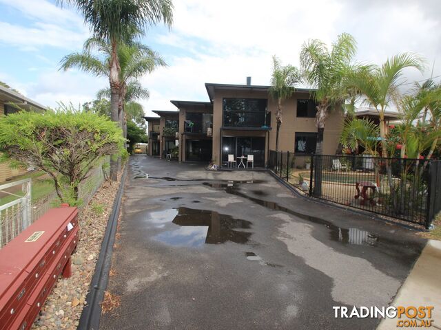 Unit 2/494 Esplanade TORQUAY QLD 4655