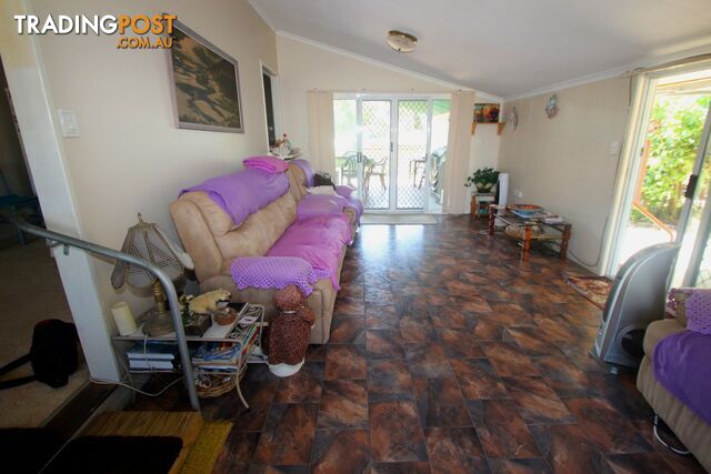 12 Mant Street POINT VERNON QLD 4655