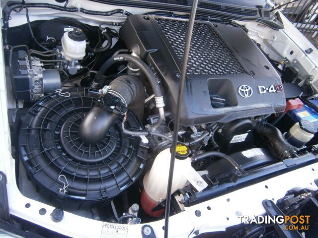 2015 TOYOTA HILUX SR5 (4x4) KUN26R MY14 DUAL CAB P/UP - photo 2 of 23