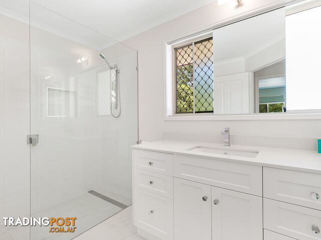 7 Ngeringa Crescent CHAPEL HILL QLD 4069