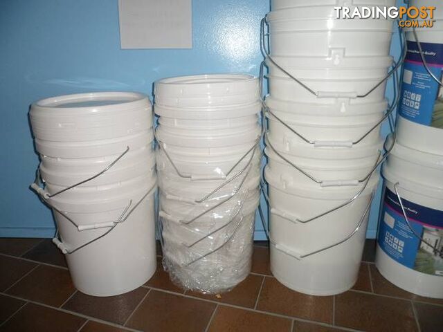 WATER CONTAINER 20 LITRE WITH TAP SOLID PLASTIC - photo 2 of 8