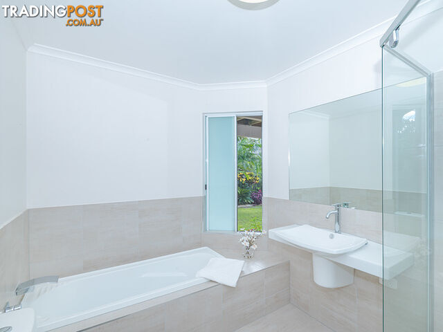 14 Tangmere Crt NOOSA HEADS QLD 4567