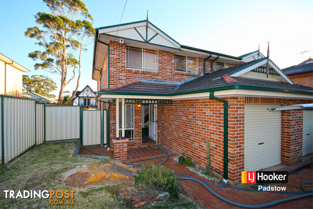 1/674A Henry Lawson Drive EAST HILLS NSW 2213