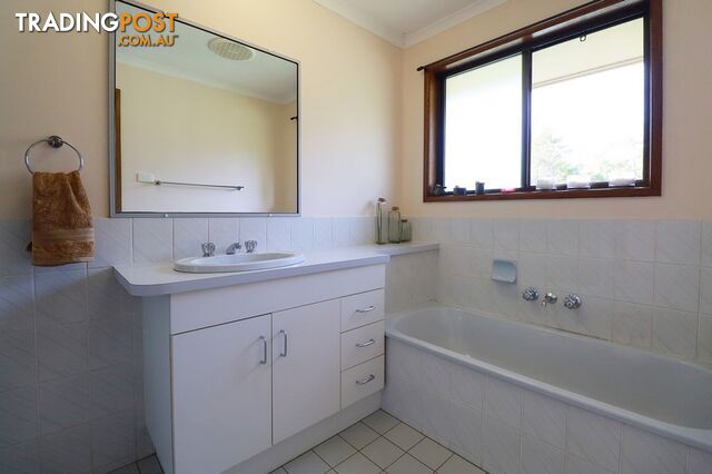 20 McConachy Rd ELIMBAH QLD 4516