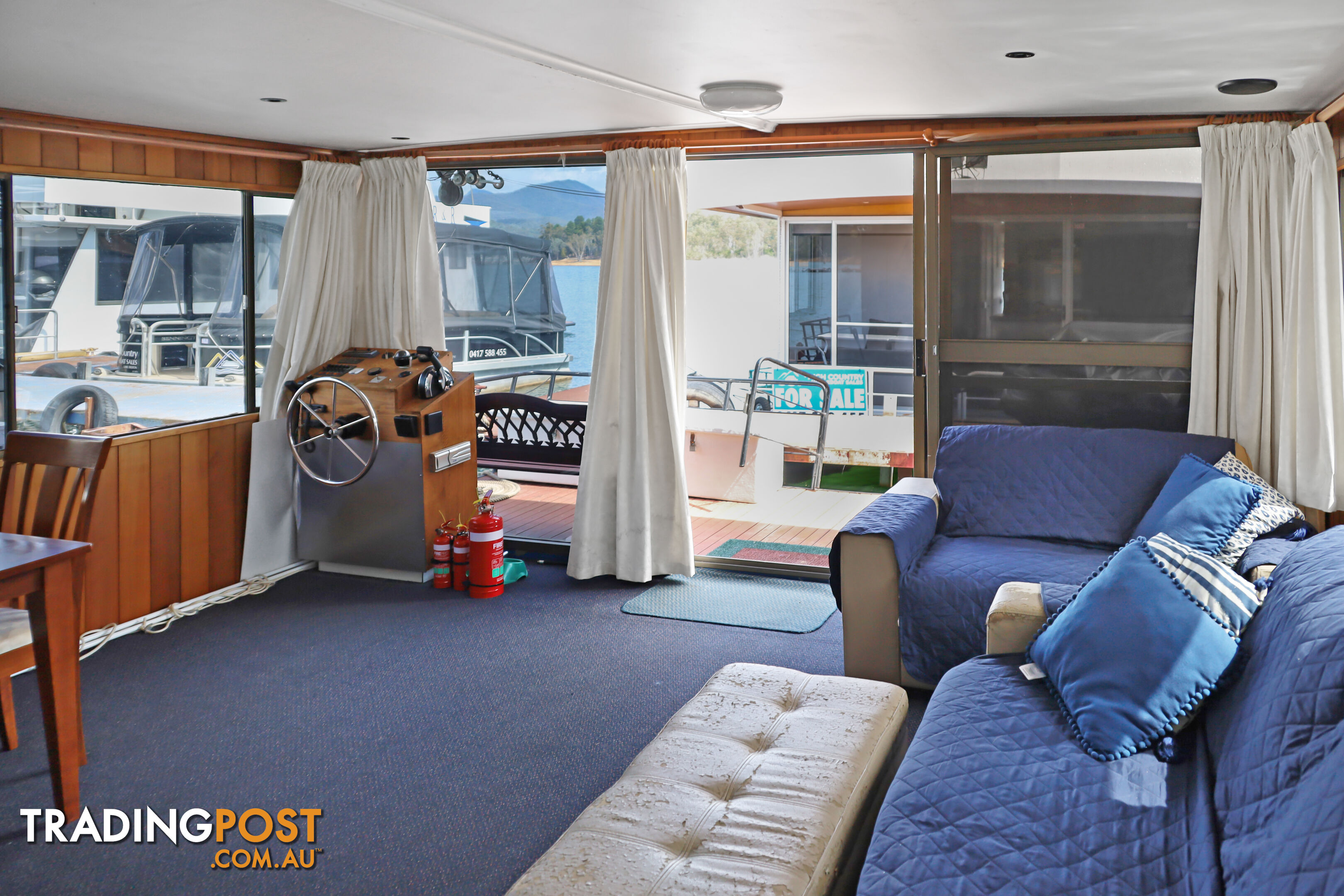 Bonnie Jean Houseboat Holiday Home on Lake Eildon