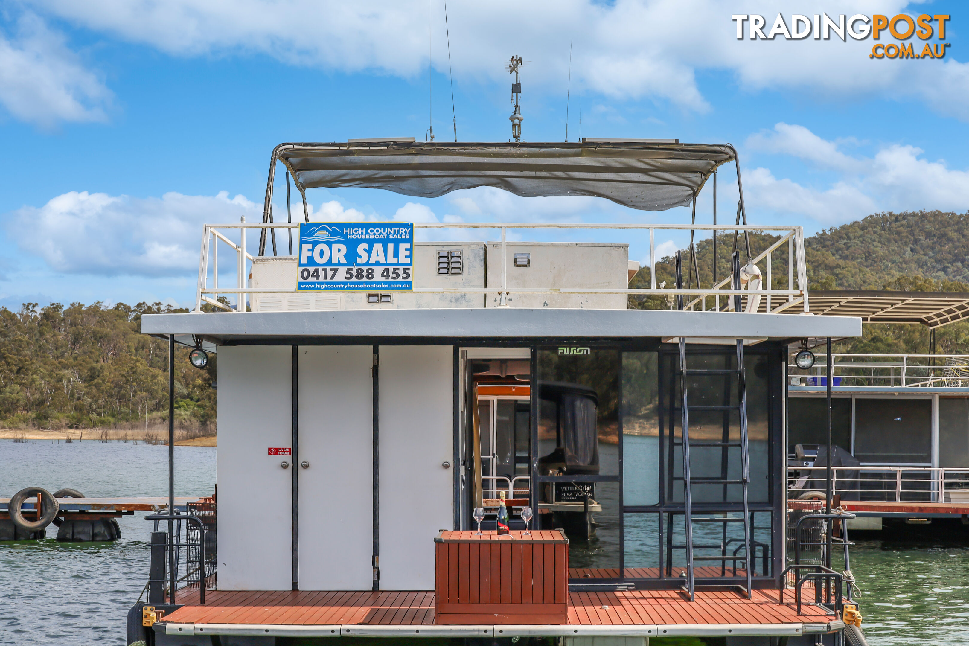 Bonnie Jean Houseboat Holiday Home on Lake Eildon