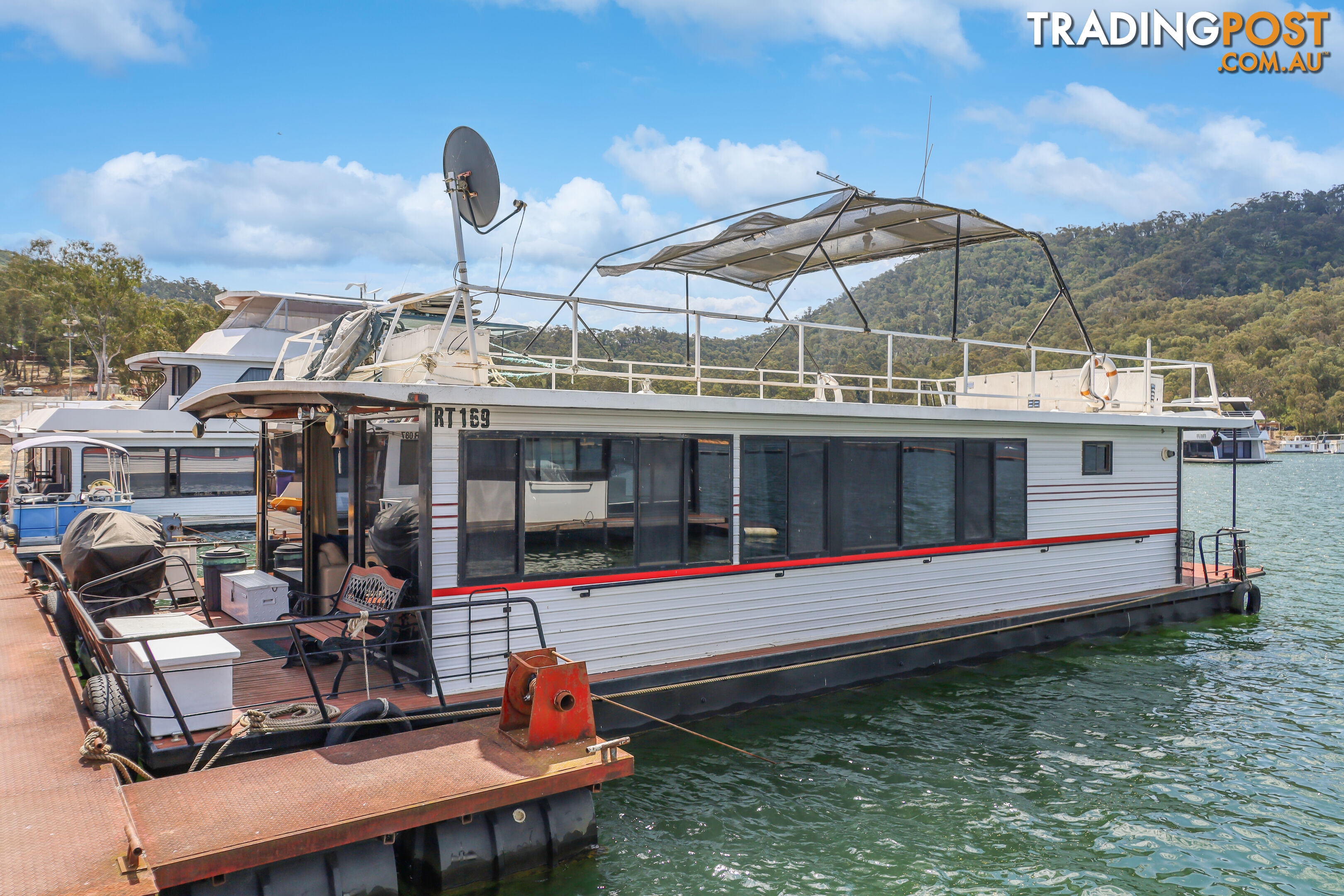 Bonnie Jean Houseboat Holiday Home on Lake Eildon