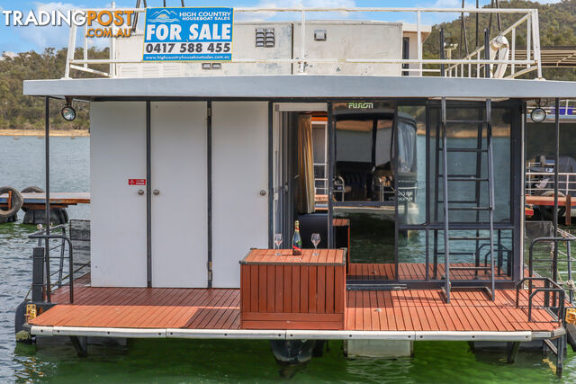 Bonnie Jean Houseboat Holiday Home on Lake Eildon