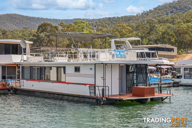 Bonnie Jean Houseboat Holiday Home on Lake Eildon