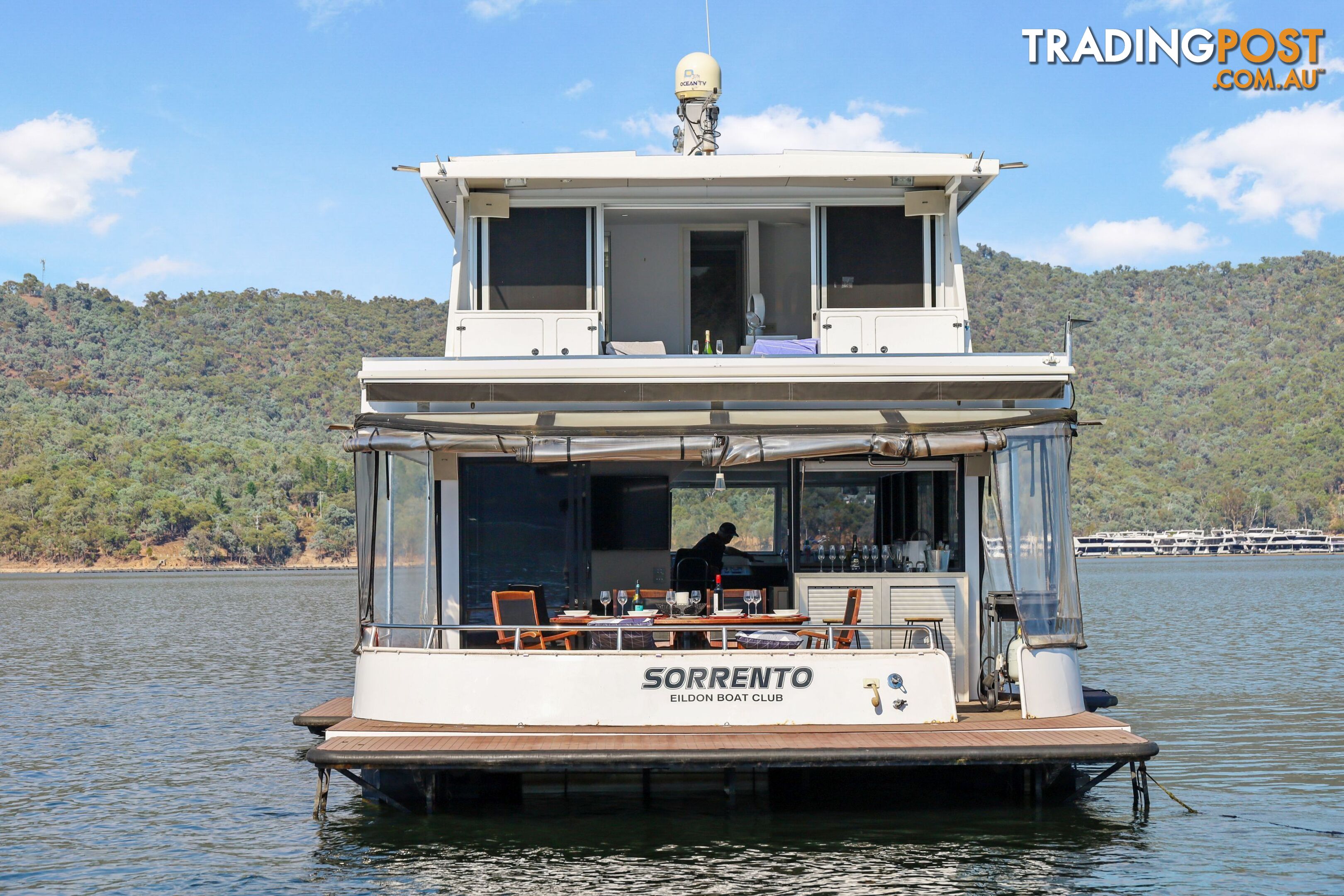 Sorrento Houseboat Holiday Home on Lake Eildon