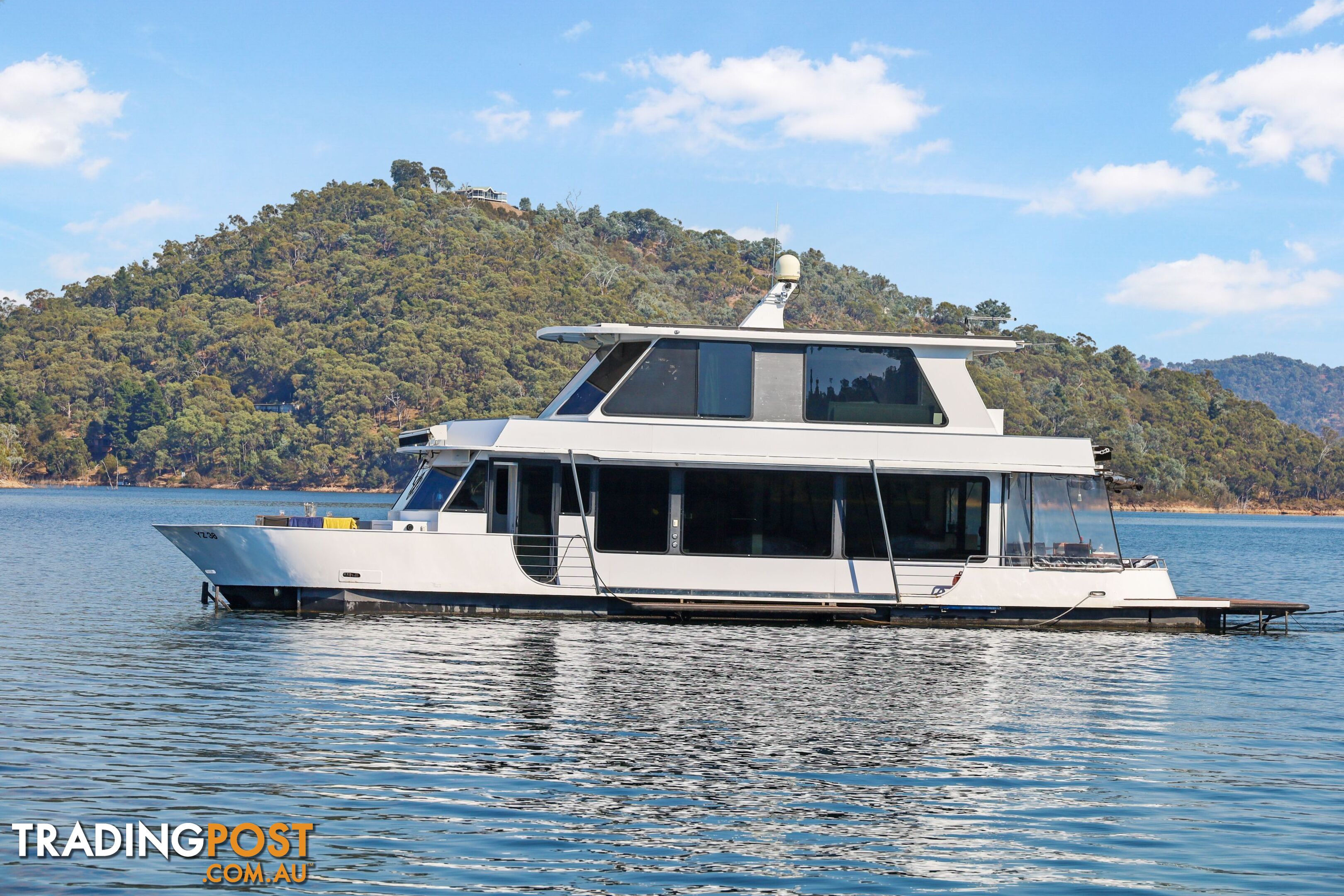 Sorrento Houseboat Holiday Home on Lake Eildon