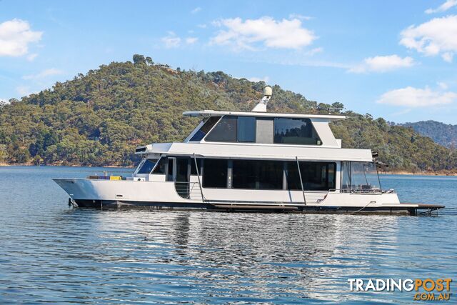 Sorrento Houseboat Holiday Home on Lake Eildon