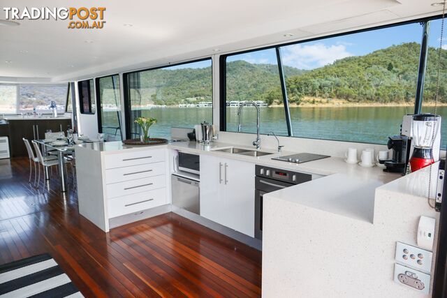 Sorrento Houseboat Holiday Home on Lake Eildon