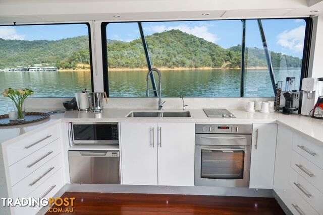 Sorrento Houseboat Holiday Home on Lake Eildon